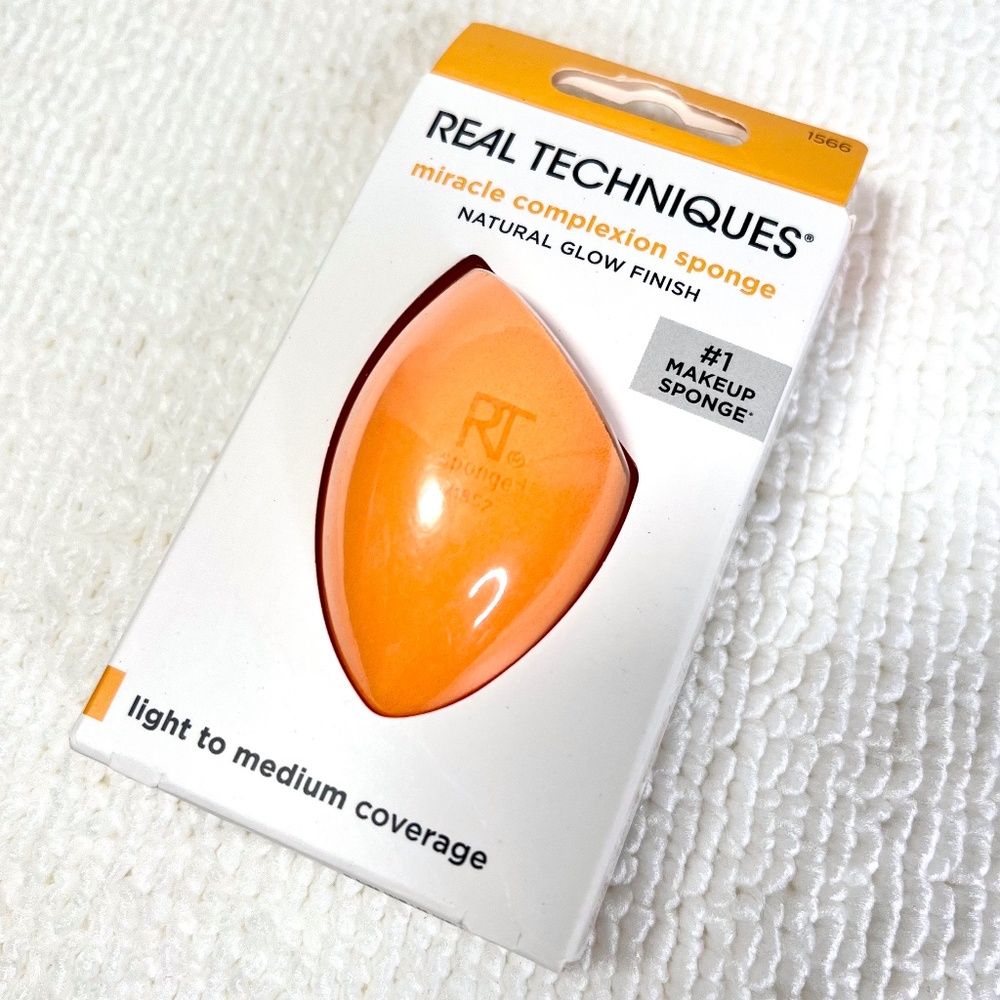 🌙Pick 5 for $25🌙 Real Techniques Miracle Complexion Makeup Blending Sponge